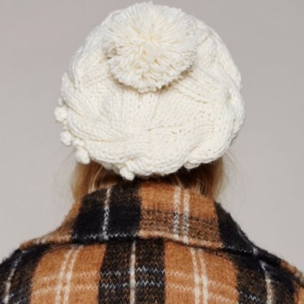 Free People Bobble Knit Pom Pom Beret Beanie Hat in Cream/Ivory OS - Picture 3 of 8